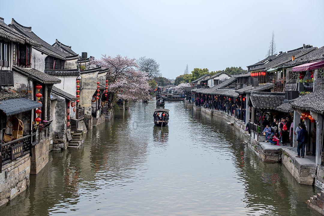 逃离危险禁地